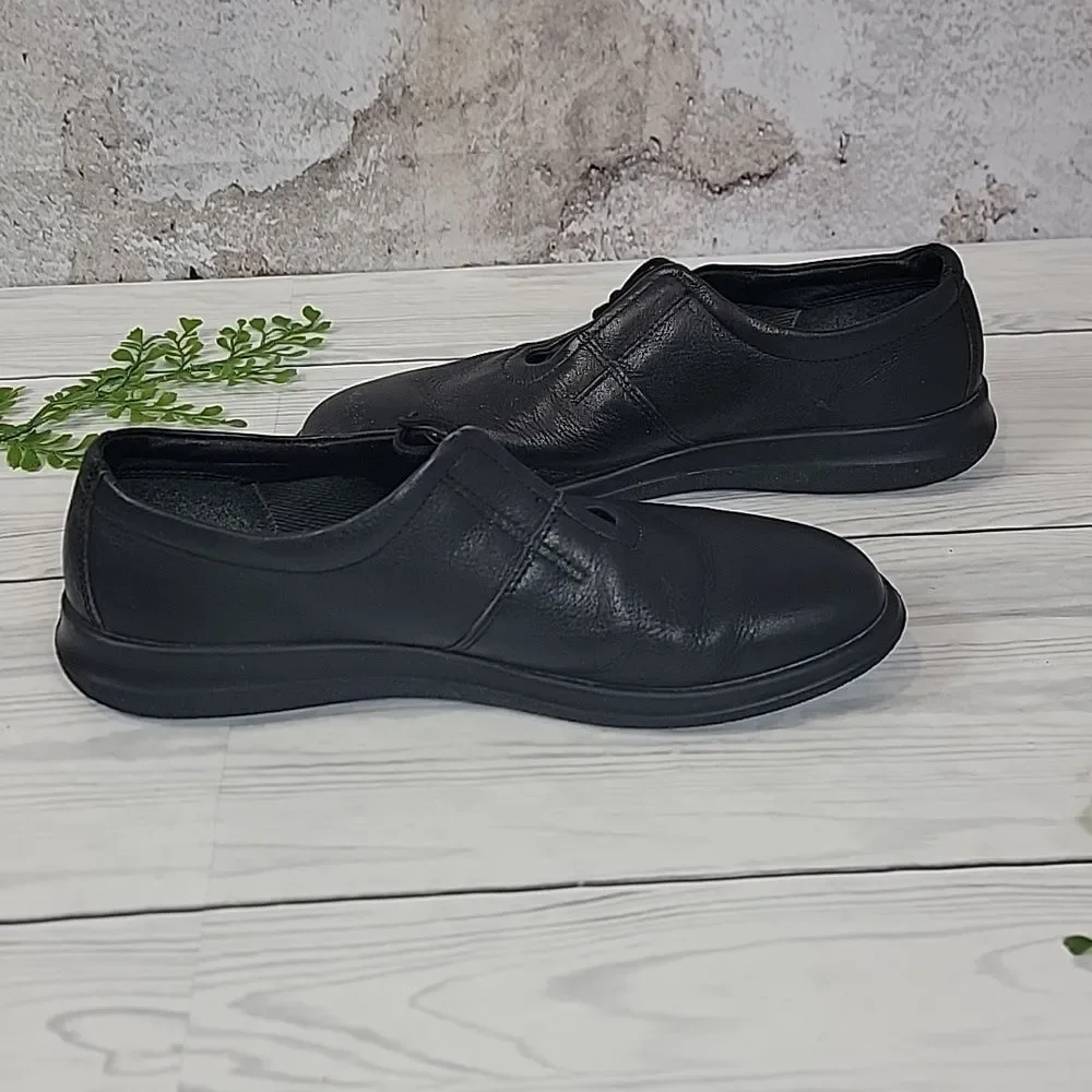 Ecco Sneakers Black Leather Soft 7 Tie Closure Womens Size 9/9.5 ( Eu 40 )